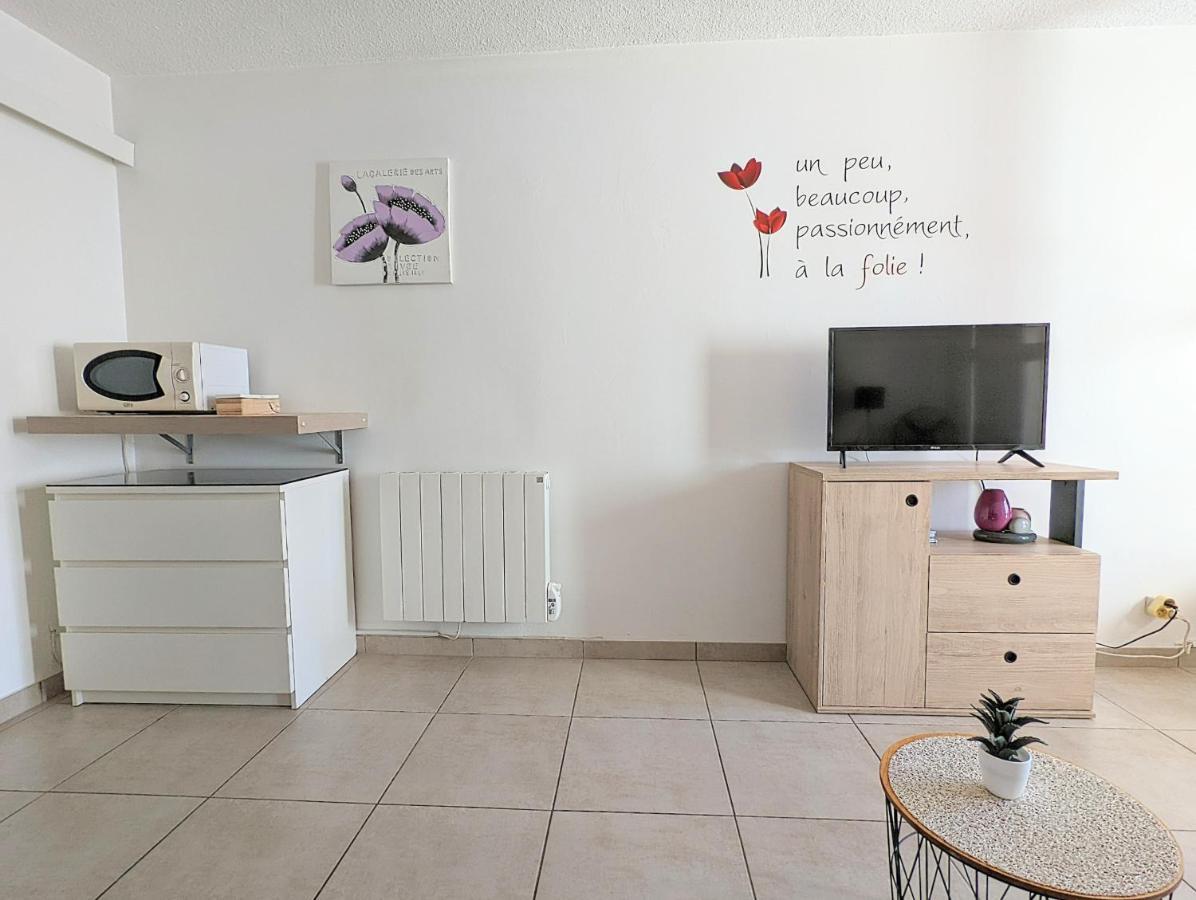 Appartement rénové avec parking privatif ,à 2min de la plage Agde Exterior foto